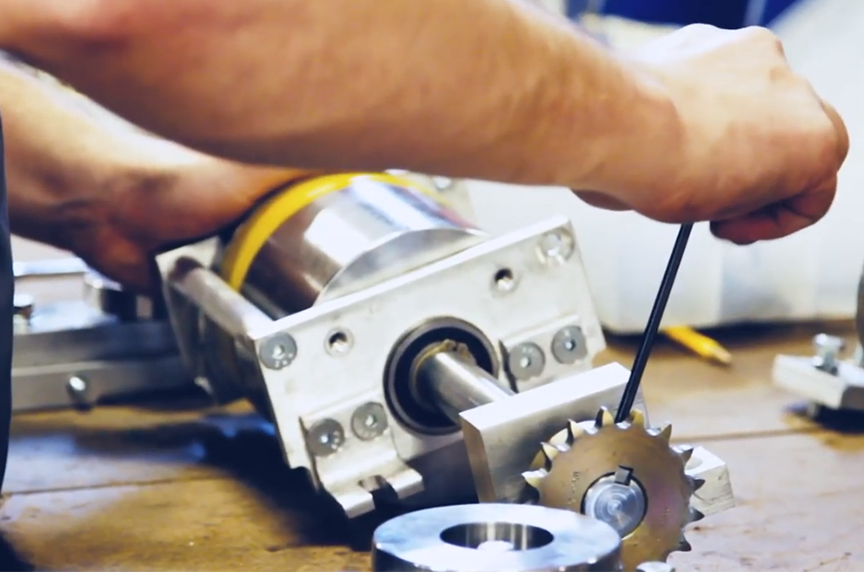 (article) 5 Signs Your Portable Rollforming Machine Needs Service (article) 5 Signs Your Portable Rollforming Machine Needs Service
