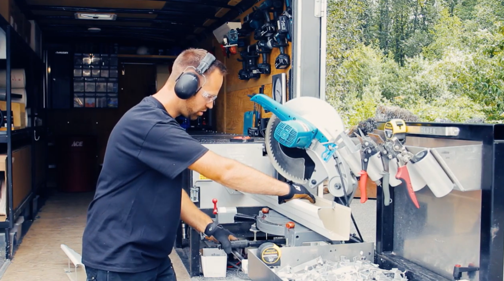 (article) What to Expect in a Portable Rollforming Machine Training Session (article) What to Expect in a Portable Rollforming Machine Training Session