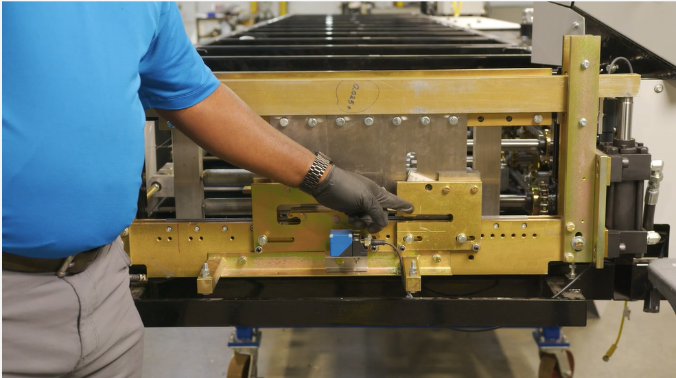 Showing die adjustment